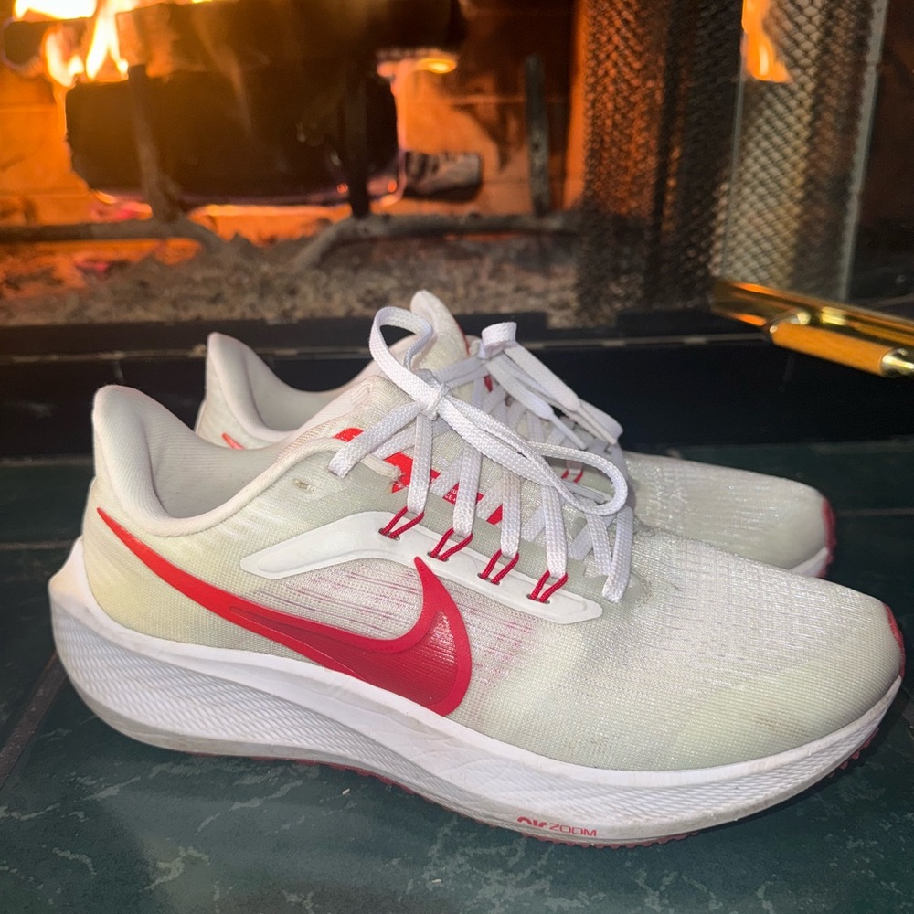 Nike Women’s Air Zoom Pegasus 39 Running Shoes White/University Red Size 8.5M US